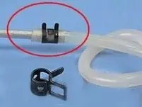 Zacisk na przewód paliwowy O 4mm czarny Zniżka